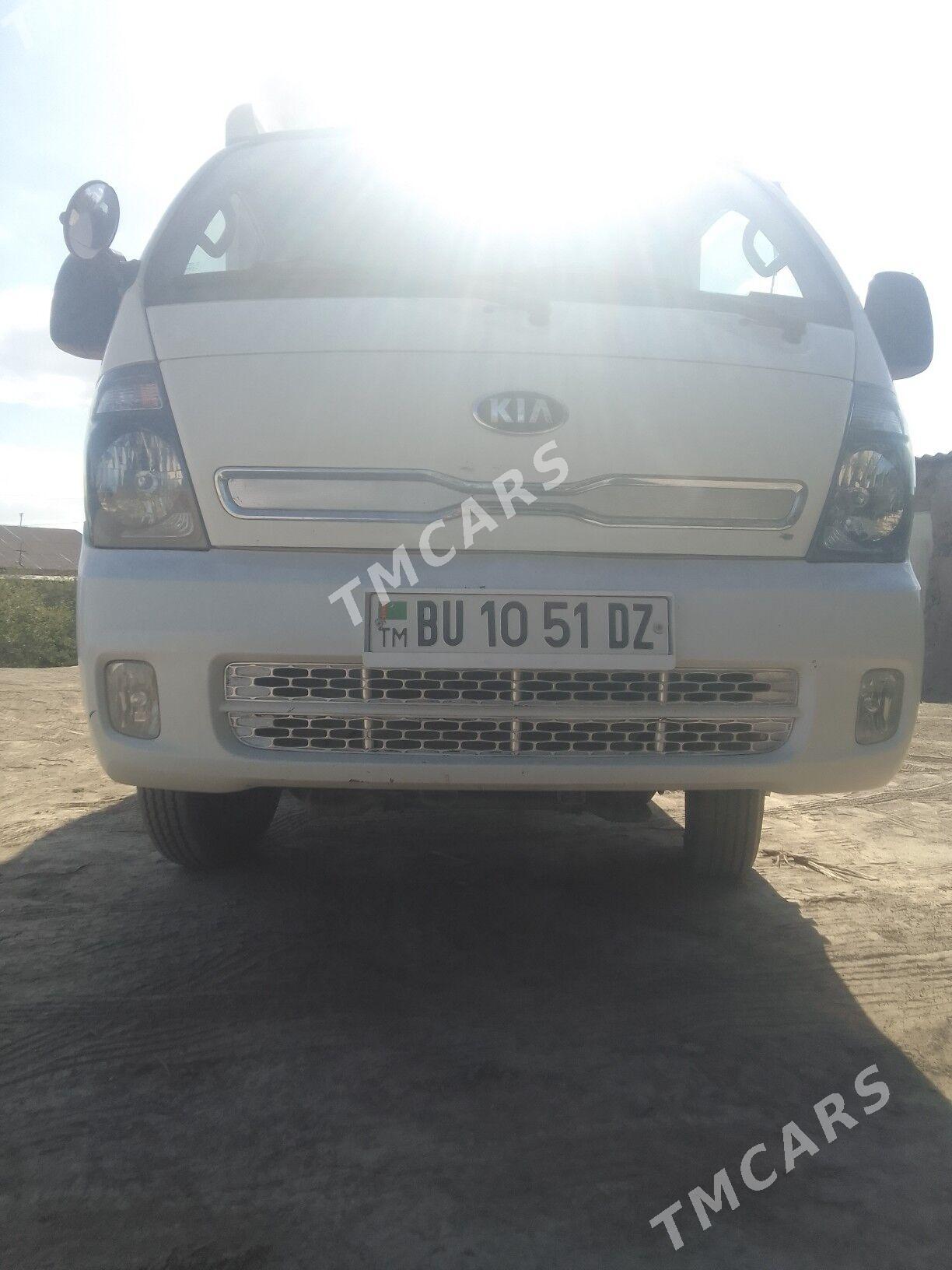 Kia Bongo 2016 - 210 000 TMT - Гурбансолтан Едже - img 5
