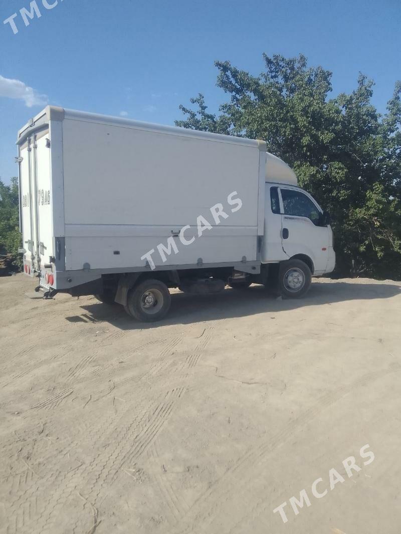 Kia Bongo 2016 - 210 000 TMT - Гурбансолтан Едже - img 4