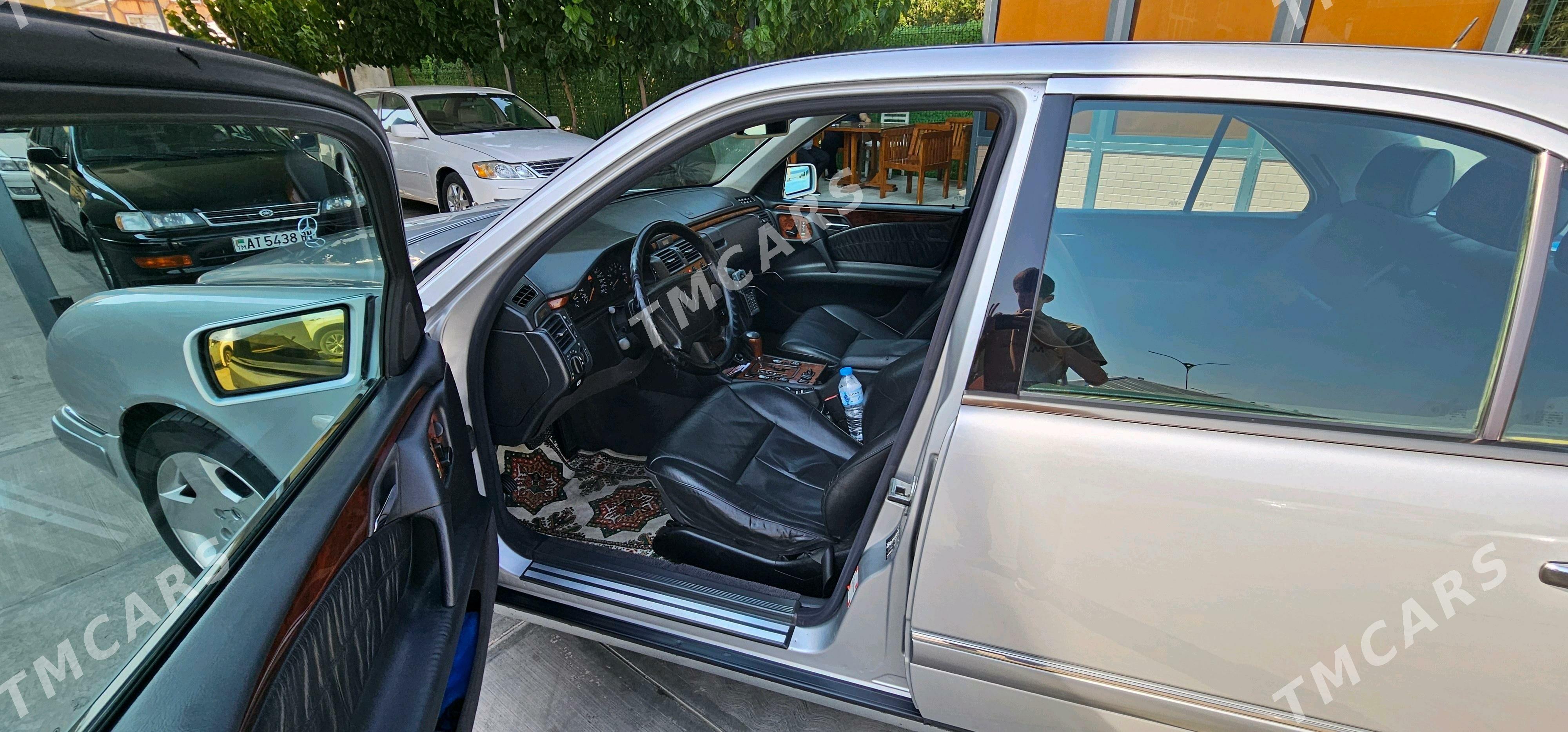 Mercedes-Benz E320 1999 - 120 000 TMT - Мары - img 7