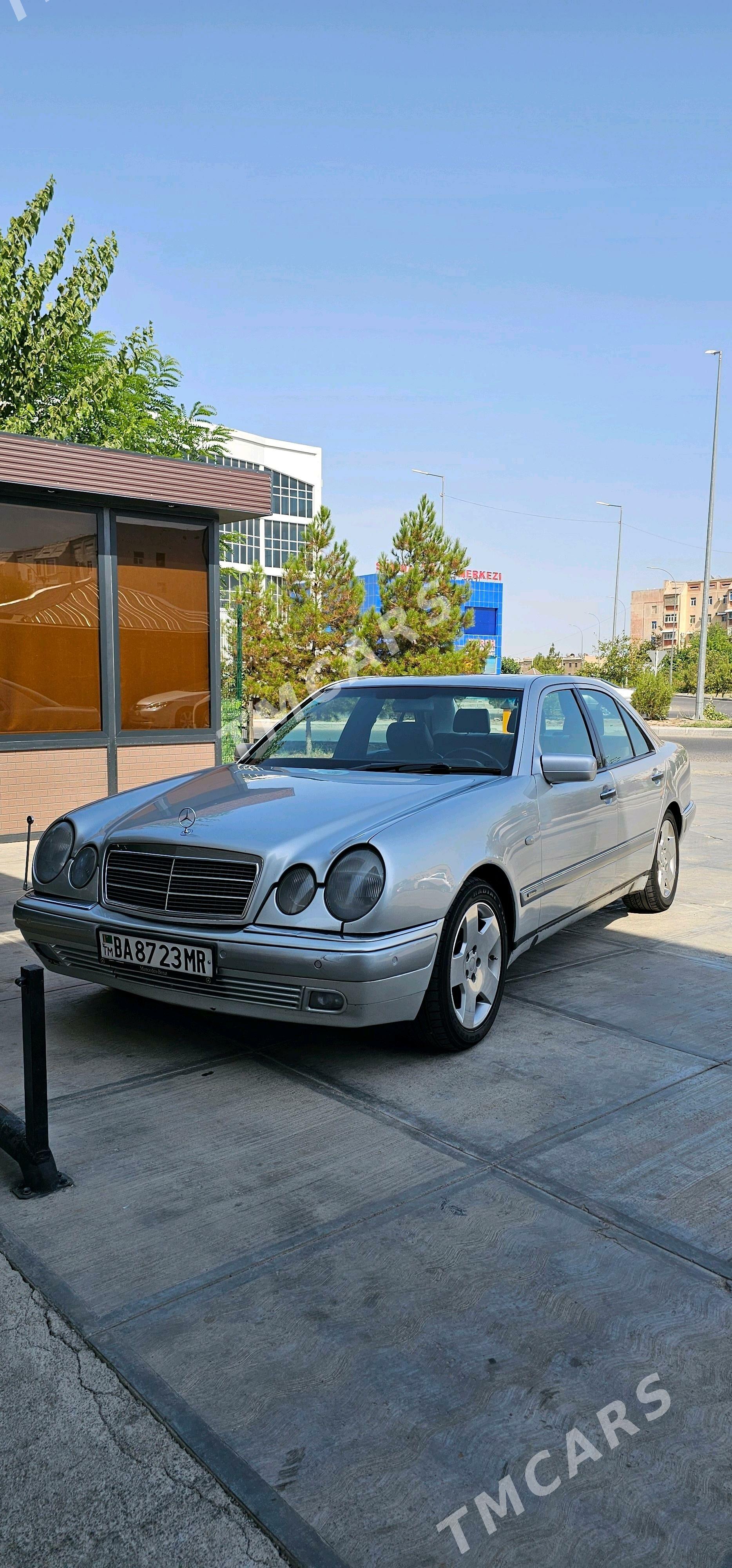 Mercedes-Benz E320 1999 - 120 000 TMT - Мары - img 6