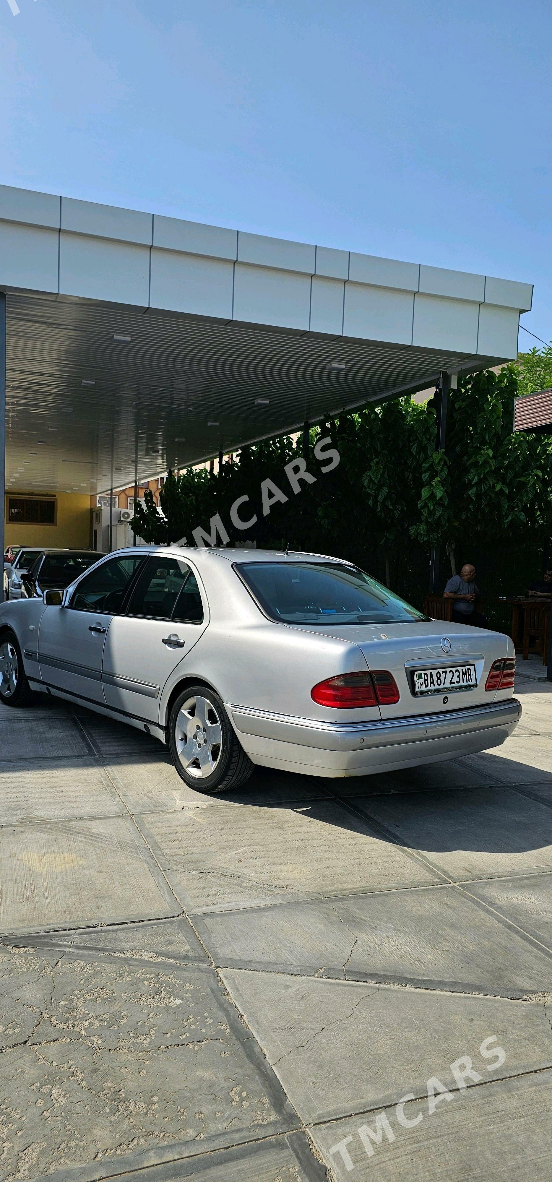 Mercedes-Benz E320 1999 - 120 000 TMT - Мары - img 2
