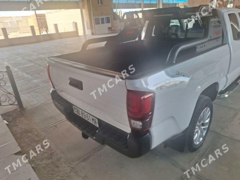 Toyota Tacoma 2020 - 330 000 TMT - Baýramaly - img 6