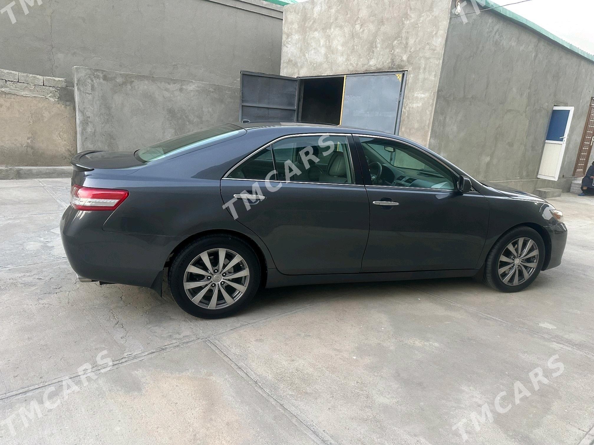 Toyota Camry 2011 - 185 000 TMT - Бахарден - img 1