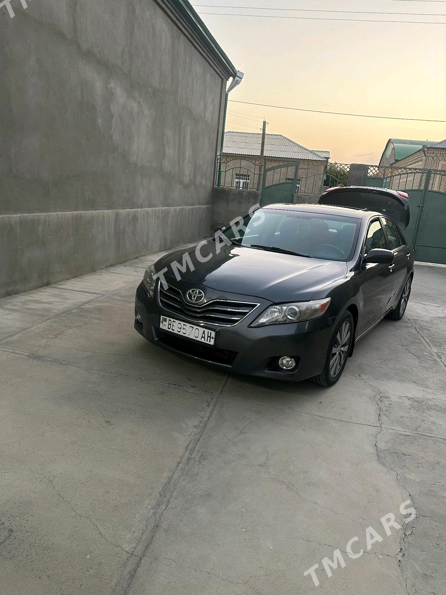 Toyota Camry 2011 - 185 000 TMT - Бахарден - img 4