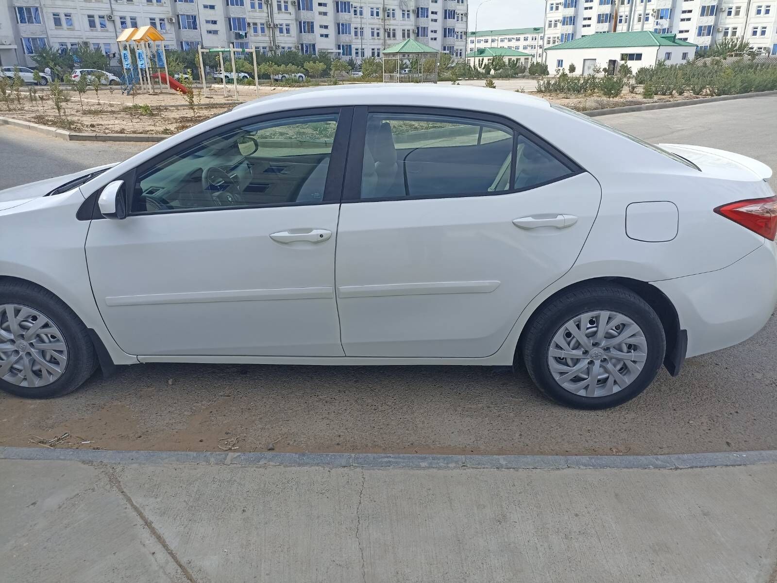 Toyota Corolla 2017 - 235 000 TMT - Бузмеин - img 3
