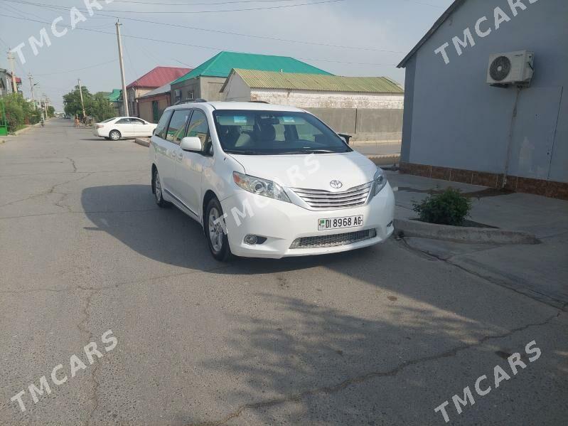 Toyota Sienna 2015 - 300 000 TMT - Ашхабад - img 2