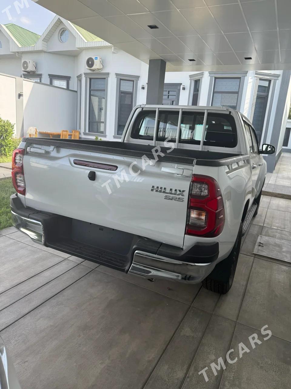 Toyota Hilux 2025 - 680 000 TMT - Гёкдже - img 3