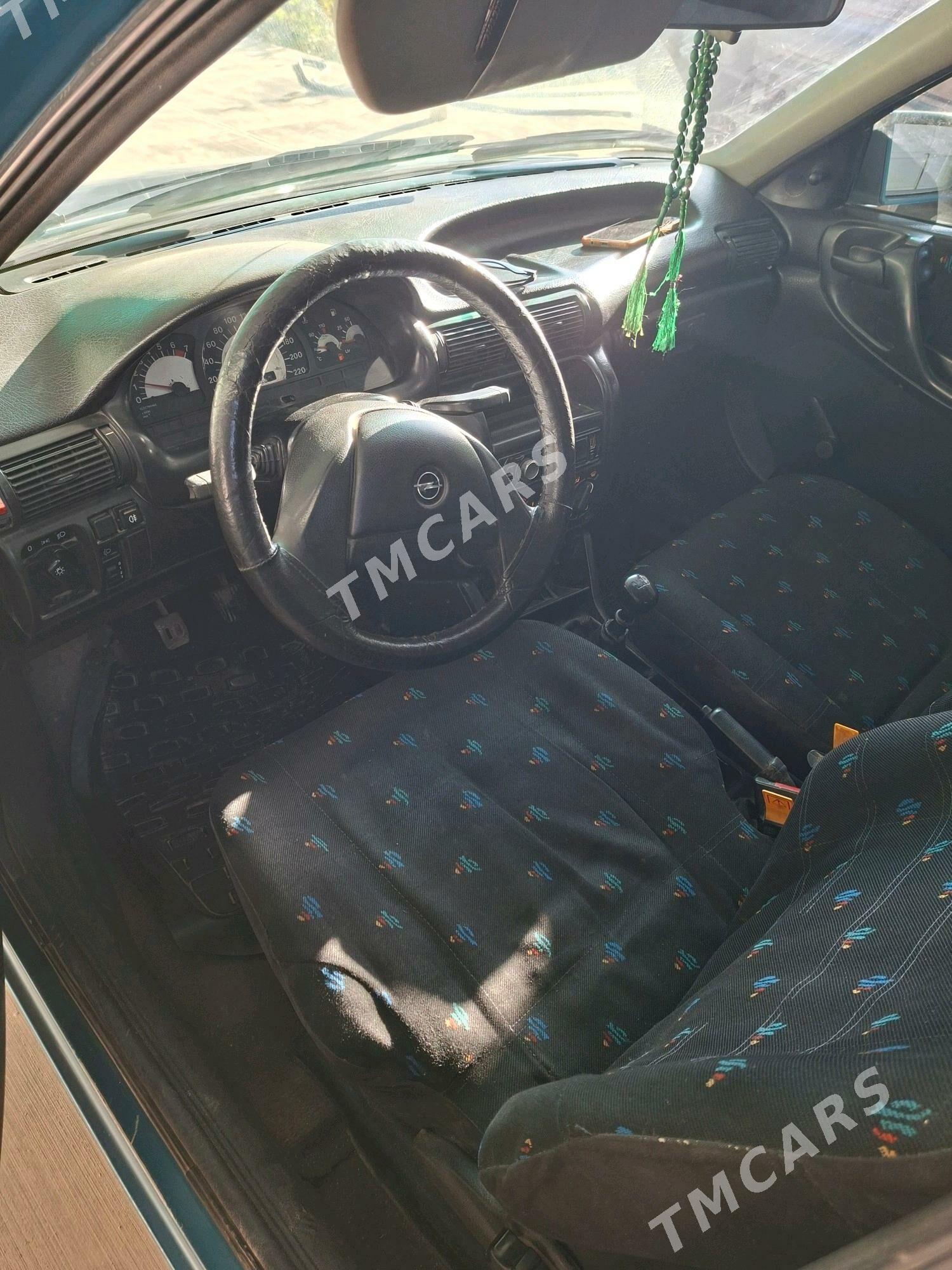 Opel Astra 1993 - 40 000 TMT - Гурбансолтан Едже - img 3
