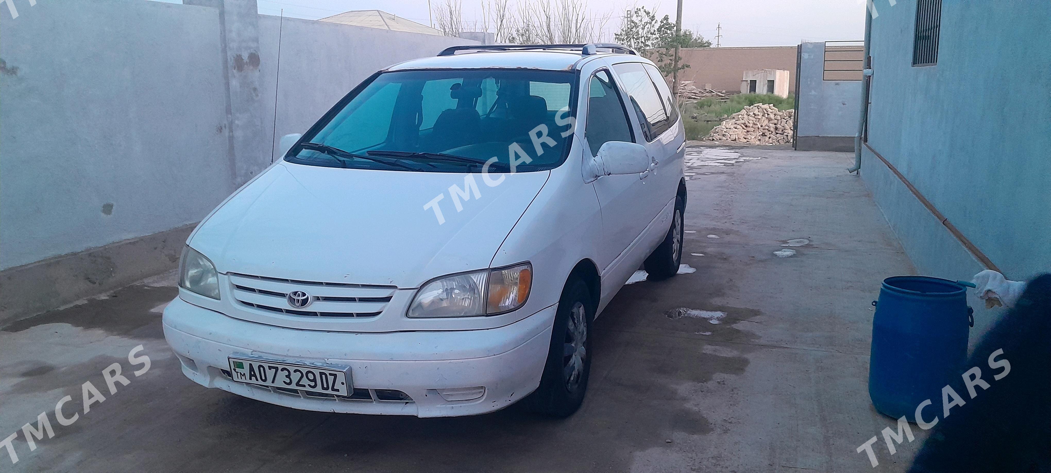 Toyota Sienna 2002 - 130 000 TMT - Görogly (Tagta) - img 2