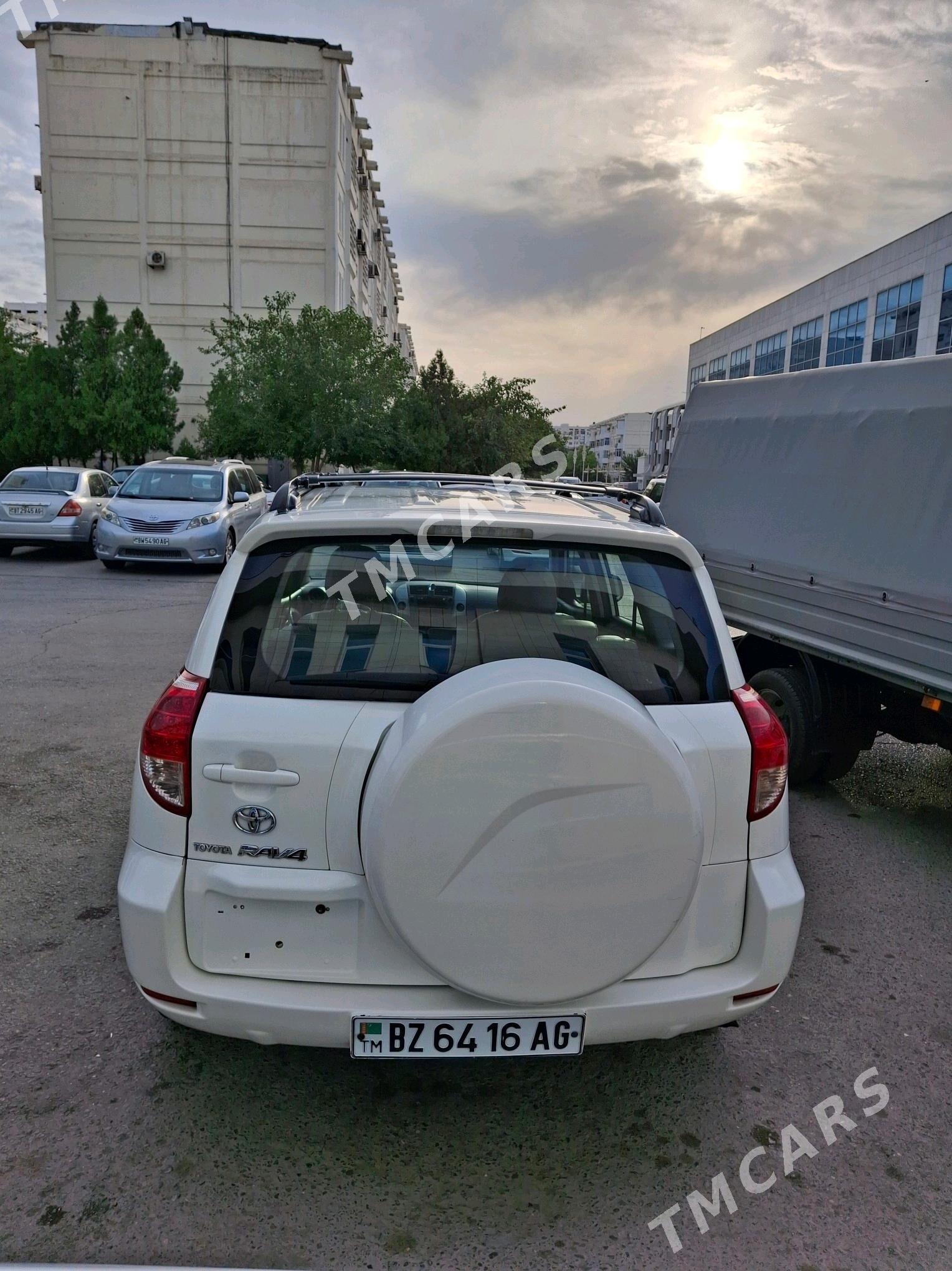 Toyota RAV4 2006 - 165 000 TMT - Айтакова (ул. Огузхана) - img 5
