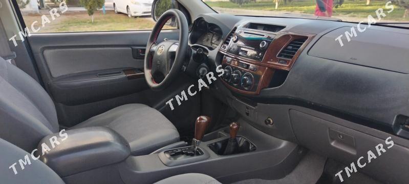 Toyota Hilux 2014 - 400 000 TMT - Туркменабат - img 5