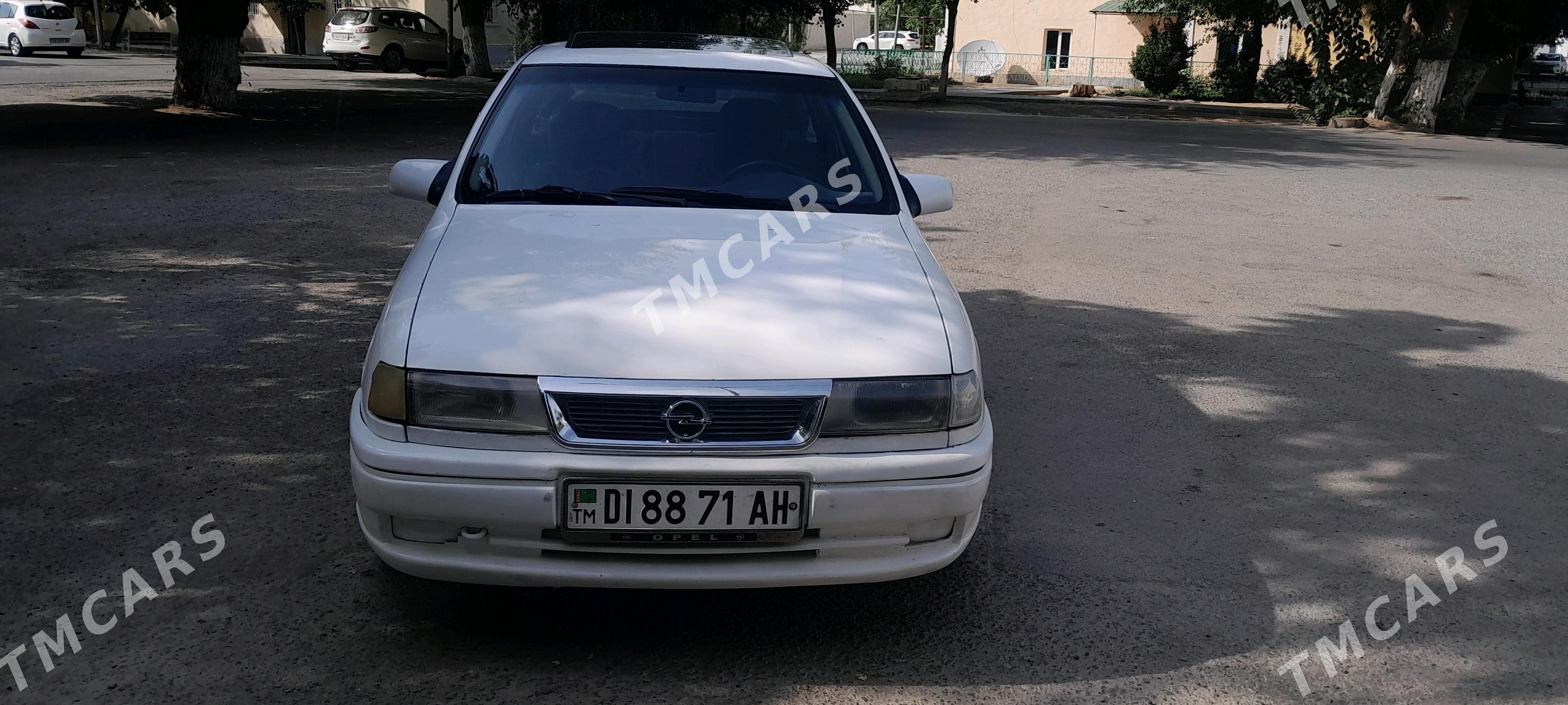 Opel Vectra 1994 - 25 000 TMT - Бузмеин - img 4