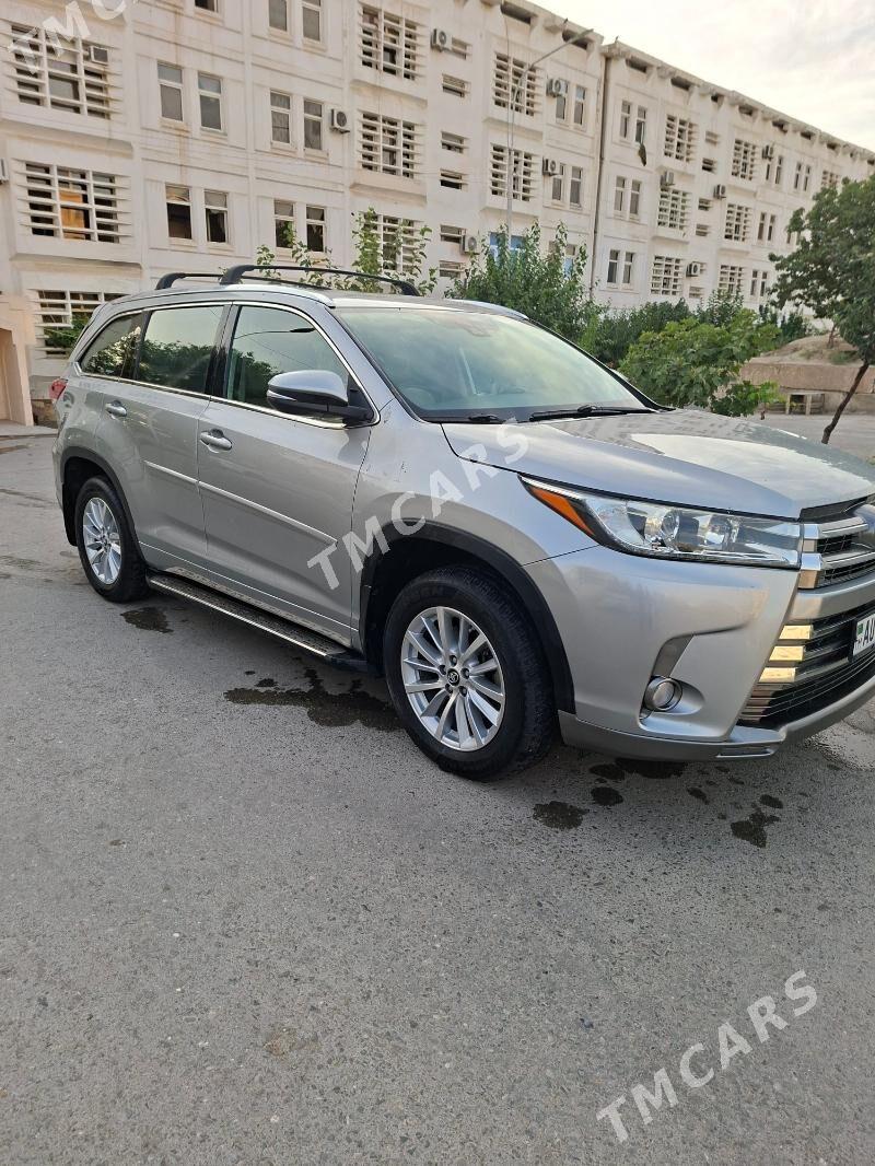 Toyota Highlander 2018 - 460 000 TMT - Бузмеин - img 2