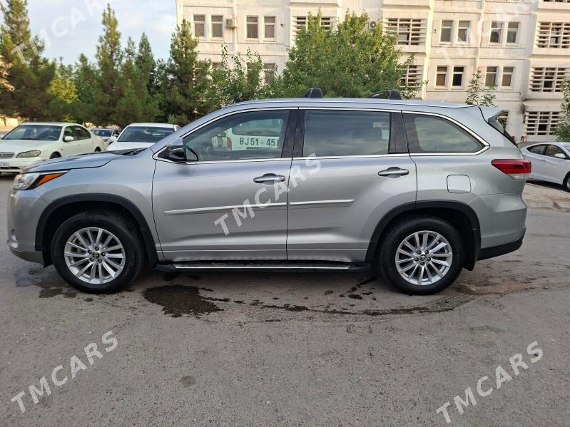 Toyota Highlander 2018 - 460 000 TMT - Бузмеин - img 3
