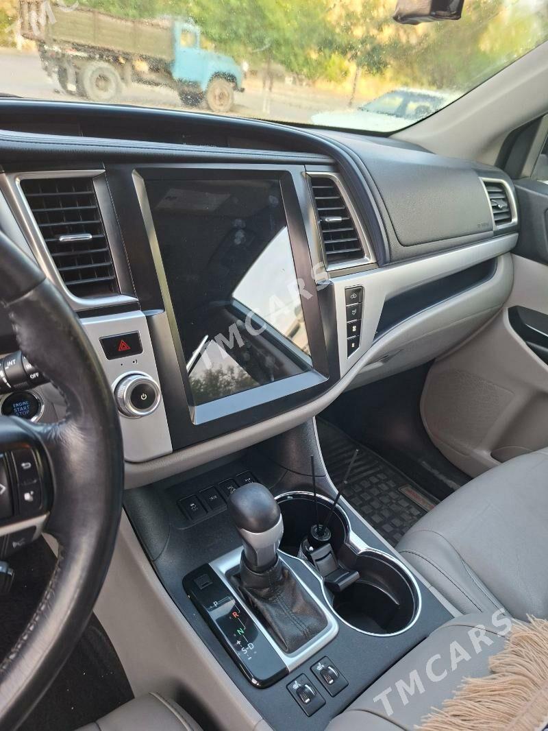 Toyota Highlander 2018 - 460 000 TMT - Бузмеин - img 5