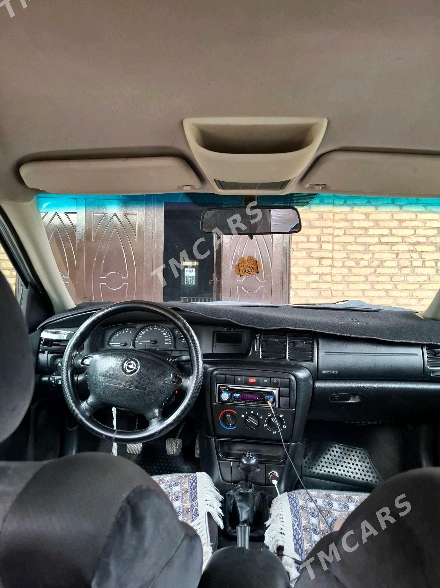 Opel Vectra 2000 - 74 000 TMT - Дашогуз - img 6