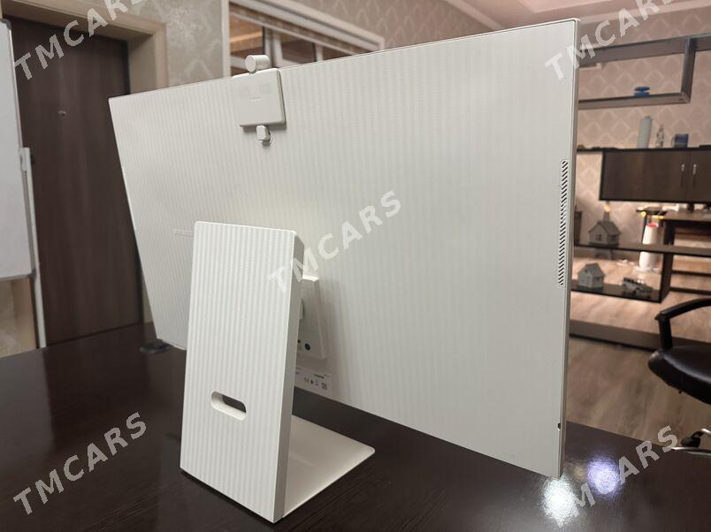 Samsung M8 monitor - Mary - img 3