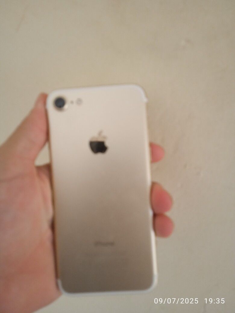 İki sany iPhone 7 - Büzmeýin - img 2