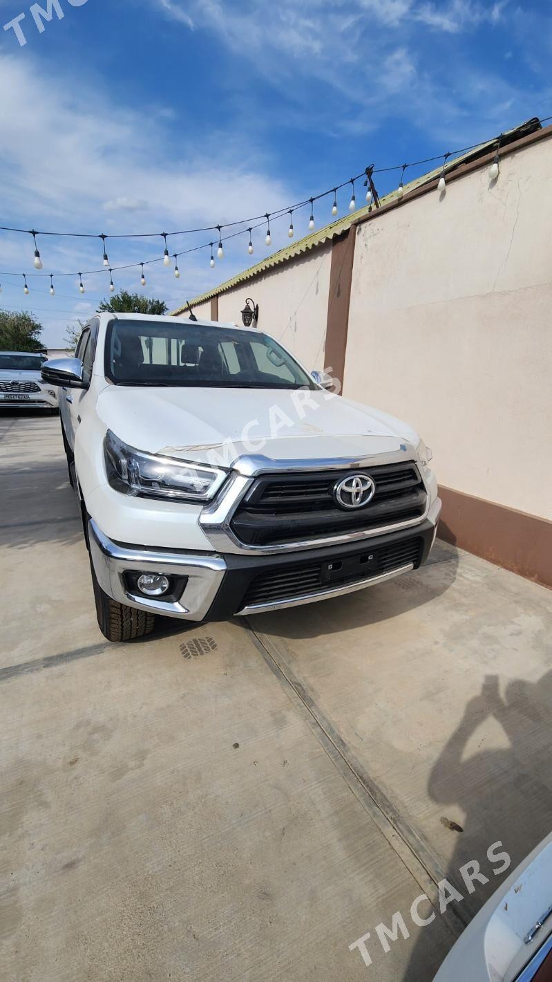 Toyota Hilux 2025 - 691 500 TMT - Кëши - img 2