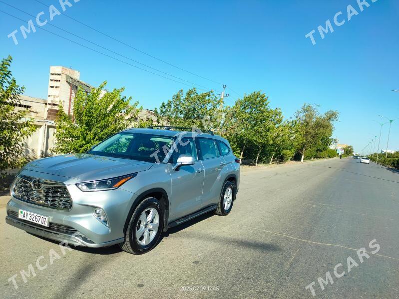 Toyota Highlander 2021 - 495 000 TMT - Дашогуз - img 4