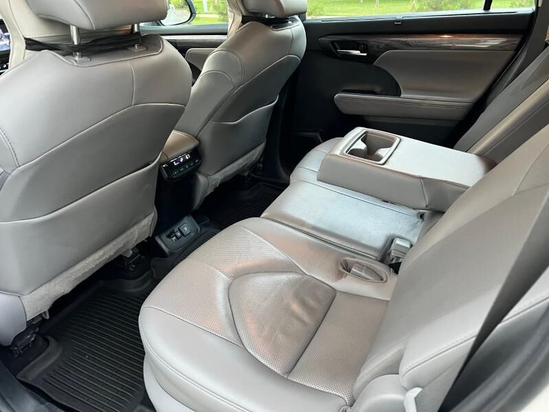 Toyota Highlander 2021 - 550 000 TMT - Aşgabat - img 3