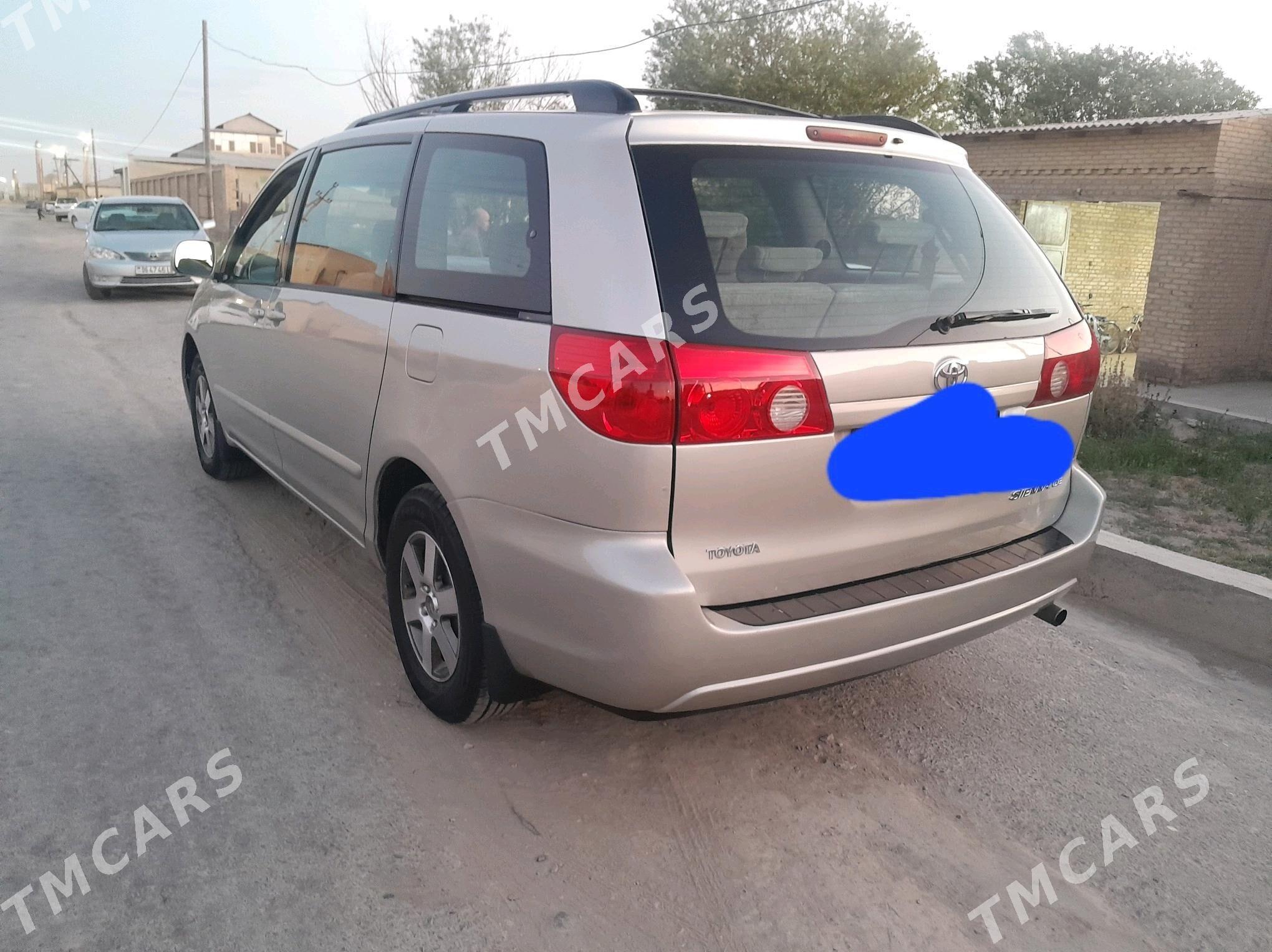 Toyota Sienna 2007 - 245 000 TMT - Türkmenabat - img 3