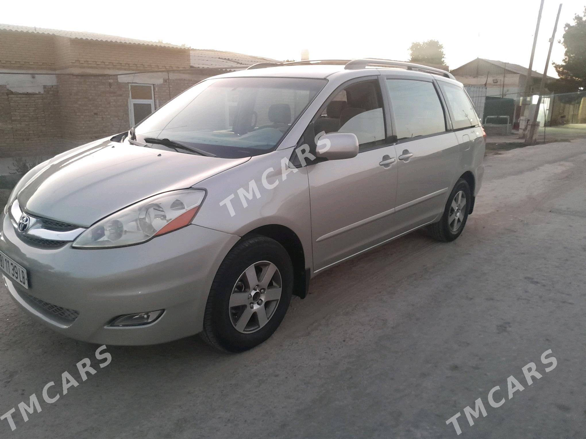 Toyota Sienna 2007 - 245 000 TMT - Türkmenabat - img 6