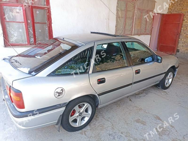 Opel Vectra 1989 - 32 000 TMT - Дянев - img 7