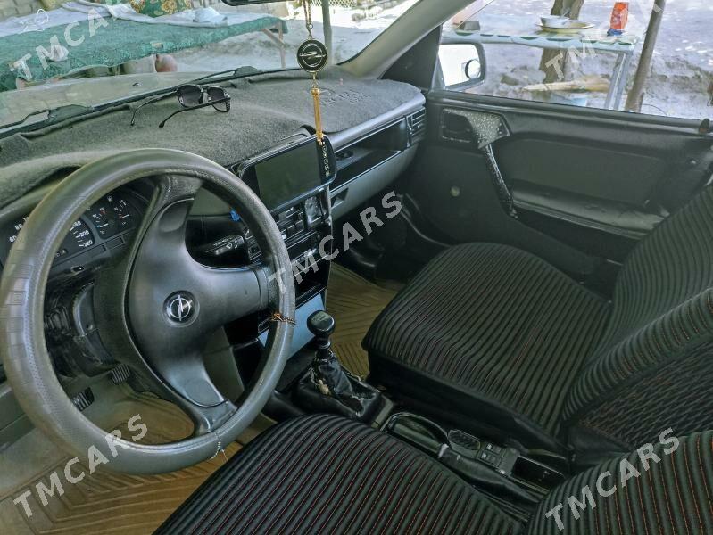 Opel Vectra 1989 - 32 000 TMT - Дянев - img 8