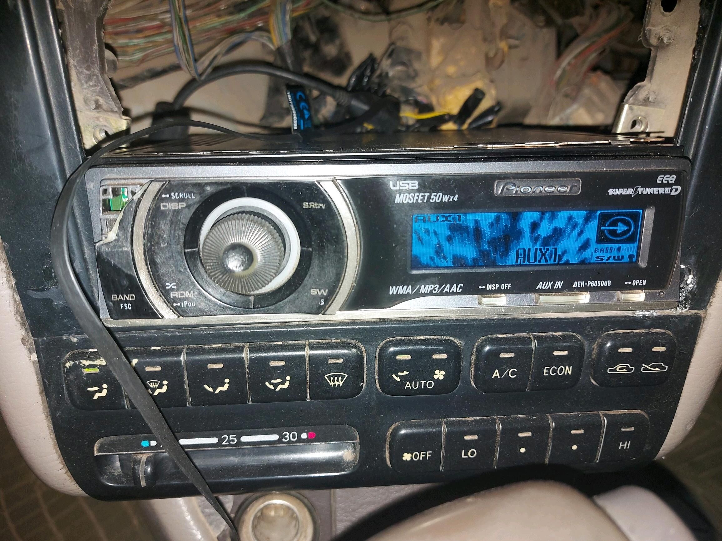 Pioneer deh6050 UB dilfin 900 TMT - Дашогуз - img 2