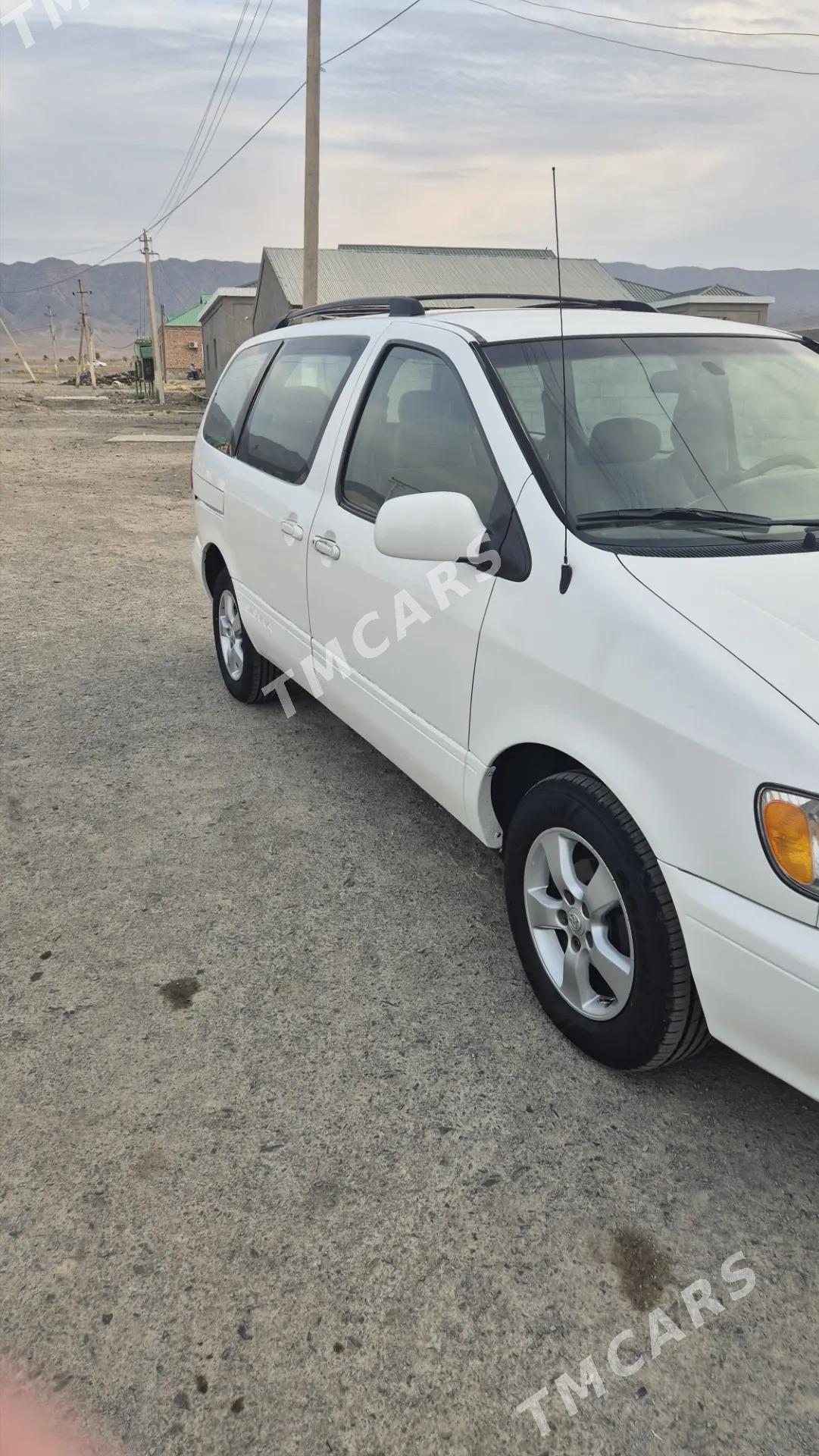 Toyota Sienna 2002 - 160 000 TMT - Bäherden - img 3