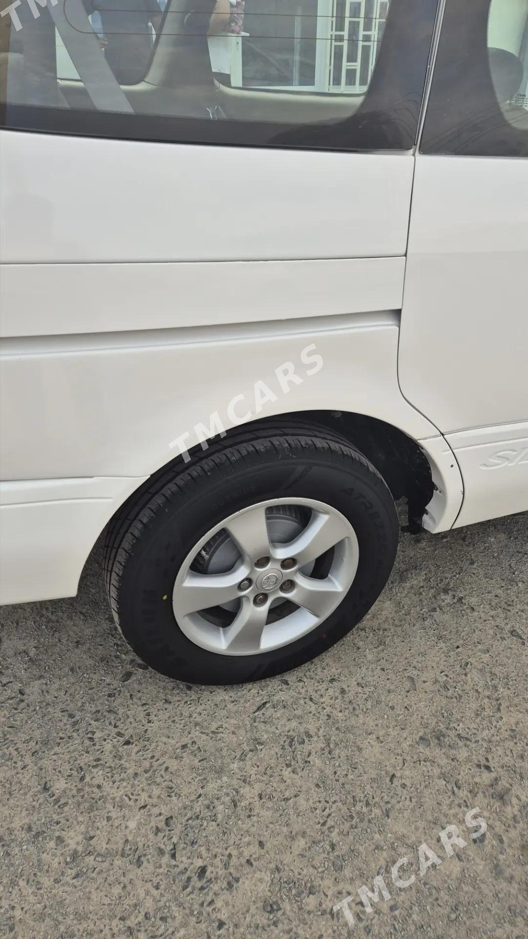 Toyota Sienna 2002 - 160 000 TMT - Bäherden - img 2