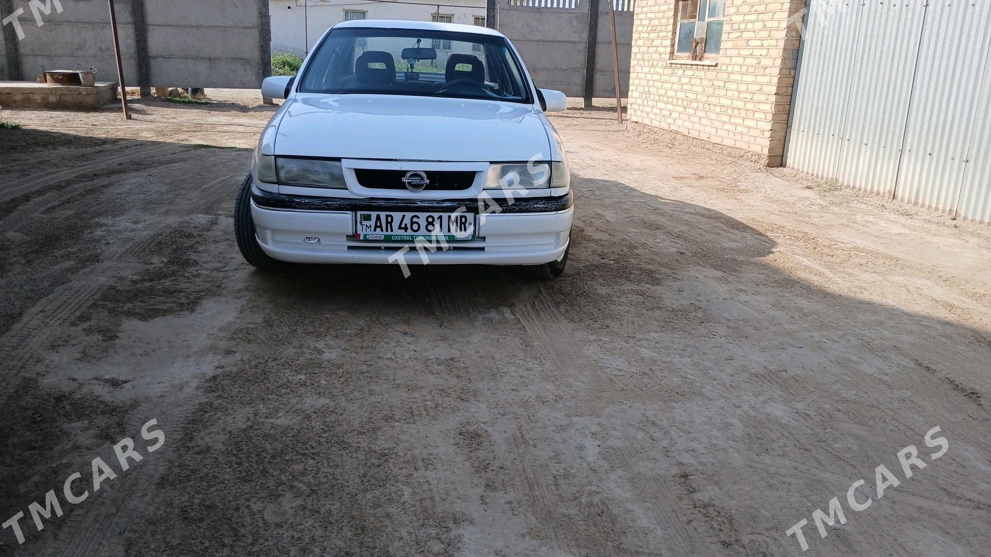 Opel Vectra 1990 - 35 000 TMT - Mary - img 10