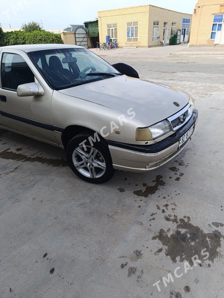 Opel Vectra 1989 - 22 000 TMT - Saýat - img 3