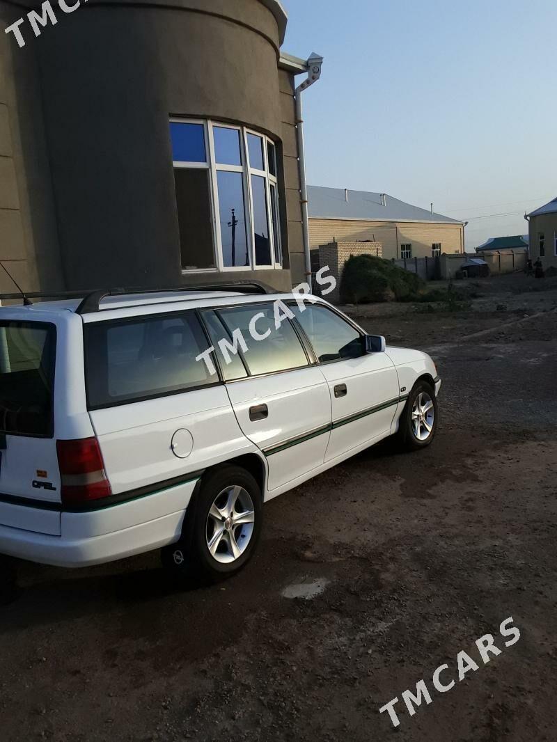 Opel Astra 1992 - 46 000 TMT - Мары - img 5