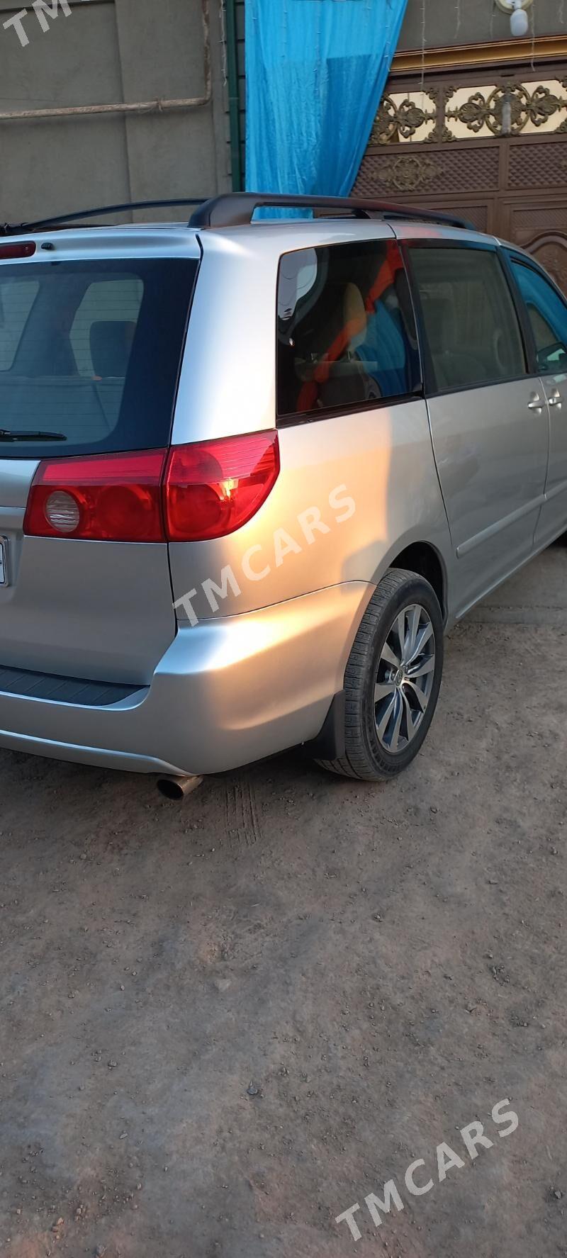 Toyota Sienna 2009 - 190 000 TMT - Gurbansoltan Eje - img 2