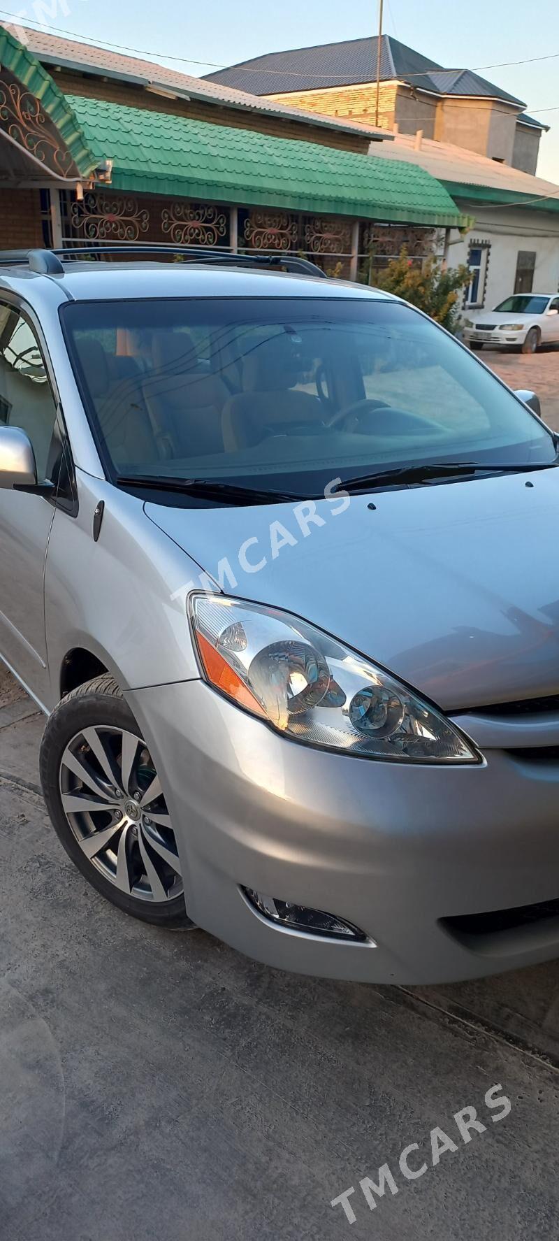 Toyota Sienna 2009 - 190 000 TMT - Gurbansoltan Eje - img 3