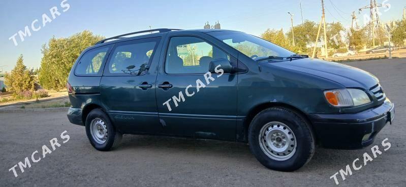 Toyota Sienna 2001 - 130 000 TMT - Gubadag - img 2