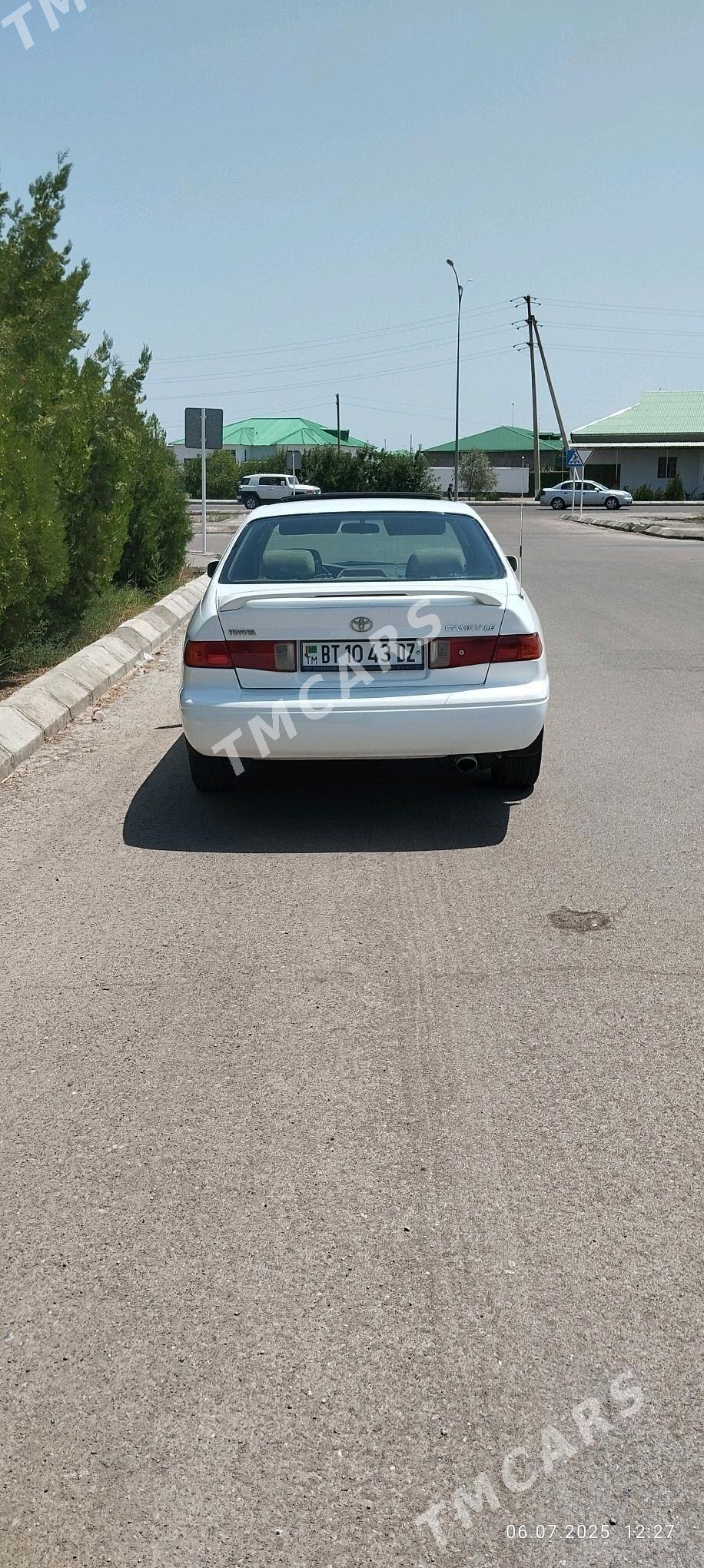 Toyota Camry 2001 - 127 000 TMT - Дашогуз - img 4