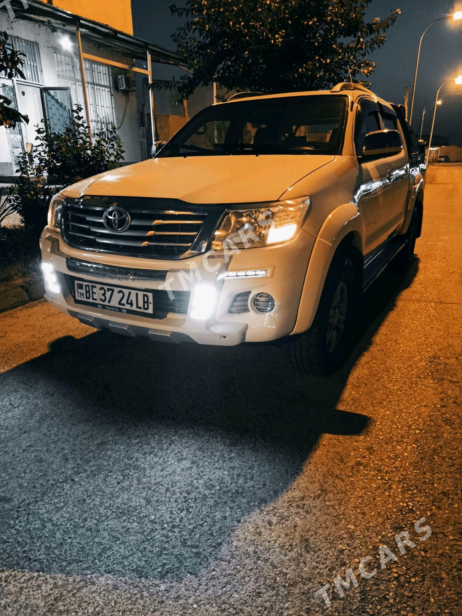 Toyota Hilux 2011 - 270 000 TMT - Туркменабат - img 4