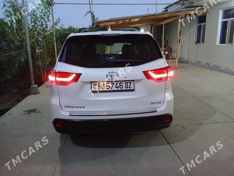 Toyota Highlander 2019 - 455 000 TMT - Дашогуз - img 10