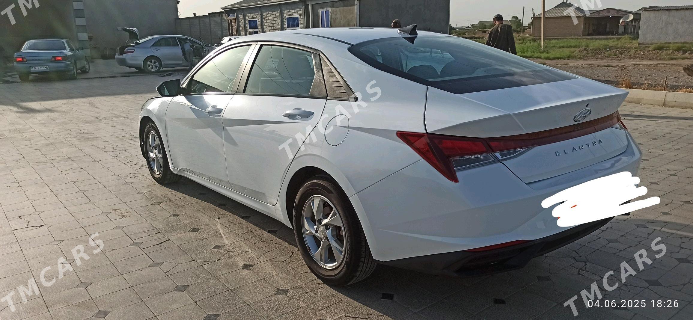 Hyundai Elantra 2022 - 220 000 TMT - Мургап - img 4