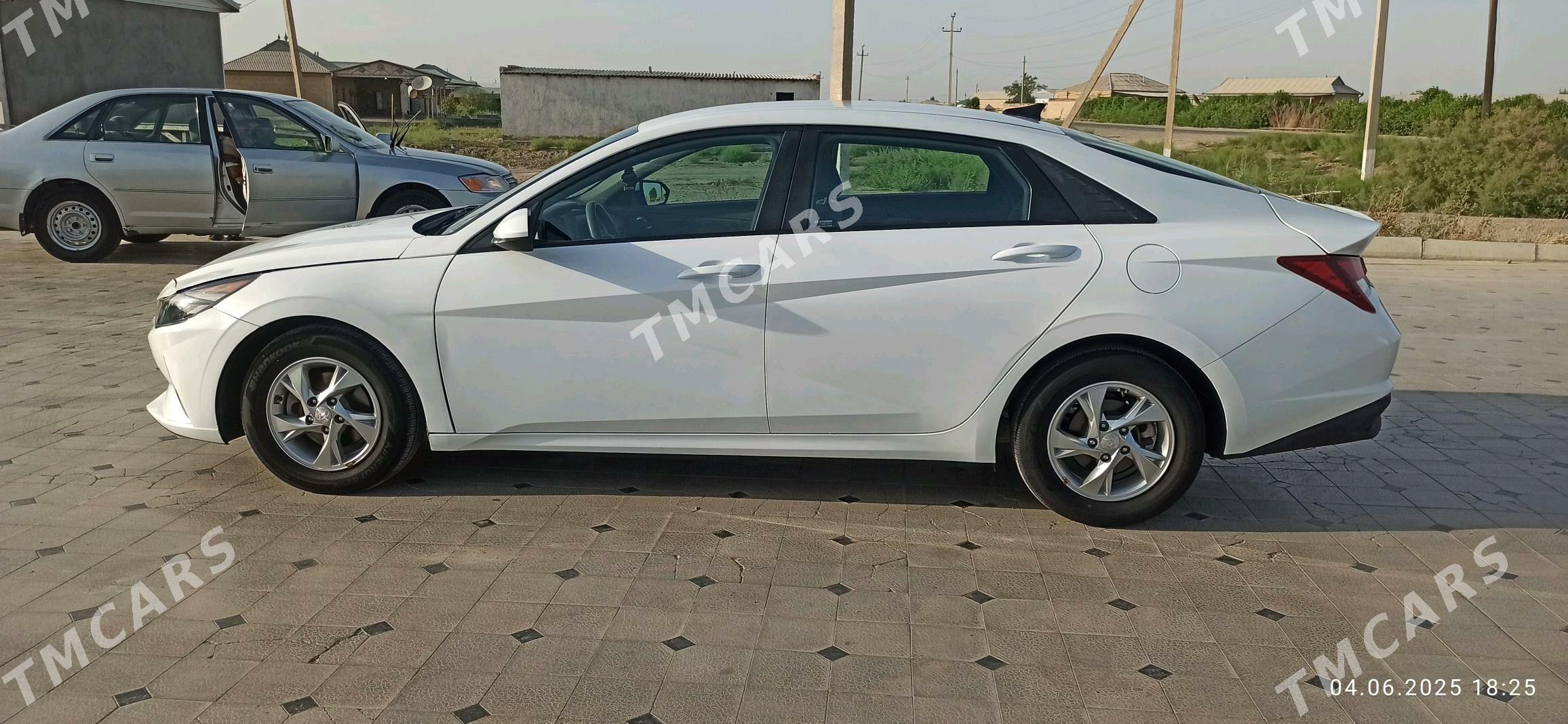 Hyundai Elantra 2022 - 220 000 TMT - Мургап - img 6