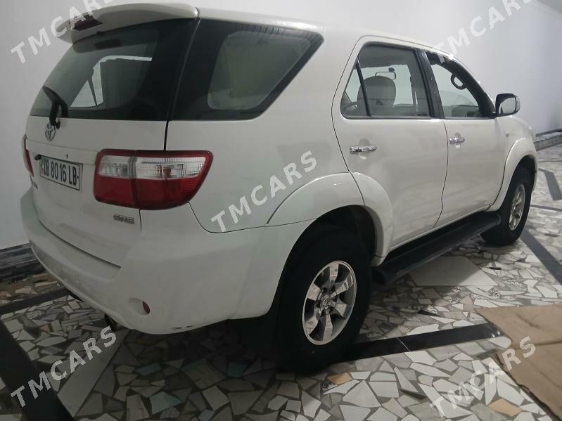 Toyota Fortuner 2010 - 260 000 TMT - Туркменабат - img 5