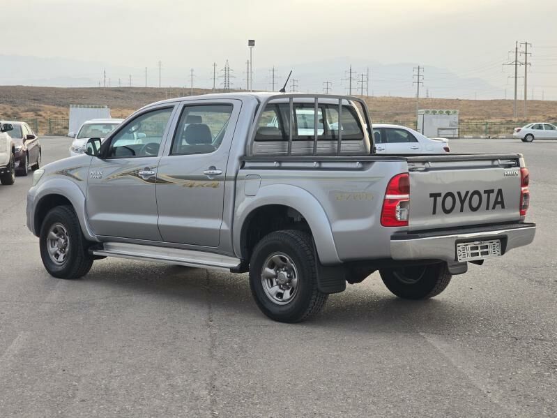 Toyota Hilux 2015 - 420 000 TMT - "Алтын Асыр" Гундогар базары ( Толкучка) - img 8
