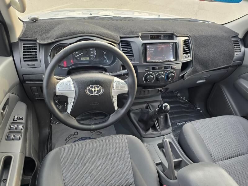 Toyota Hilux 2015 - 420 000 TMT - "Алтын Асыр" Гундогар базары ( Толкучка) - img 2
