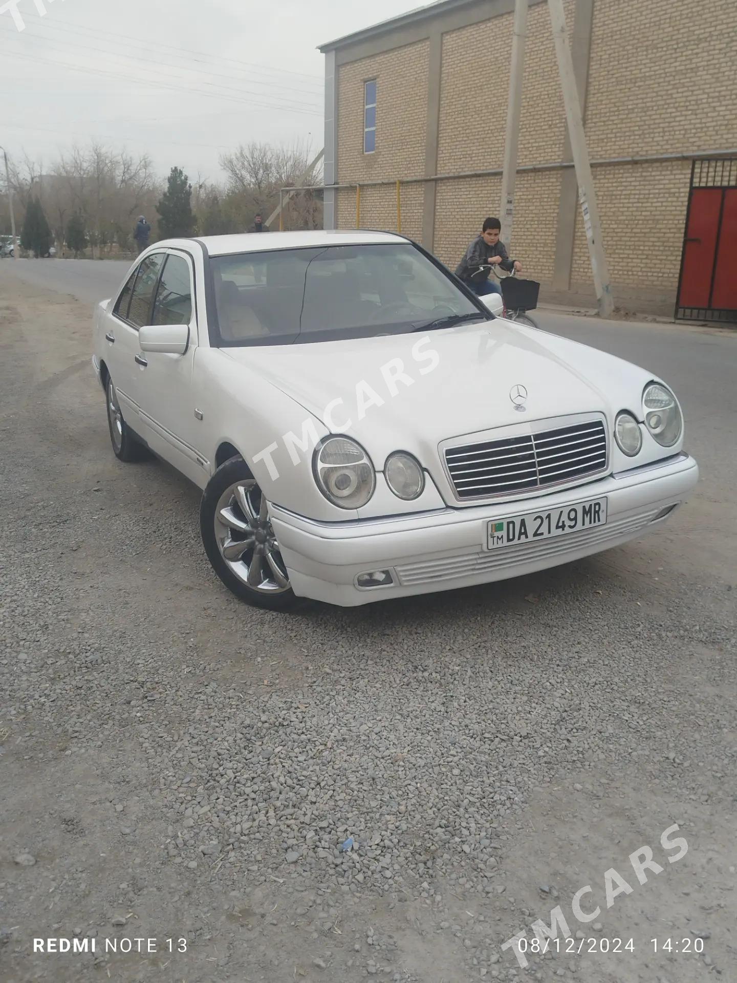 Mercedes-Benz E320 1998 - 60 000 TMT - Мары - img 5