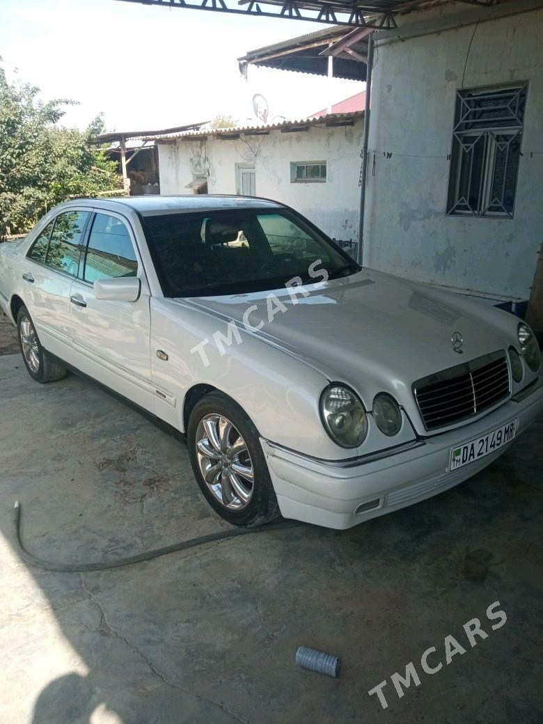 Mercedes-Benz E320 1998 - 60 000 TMT - Мары - img 6