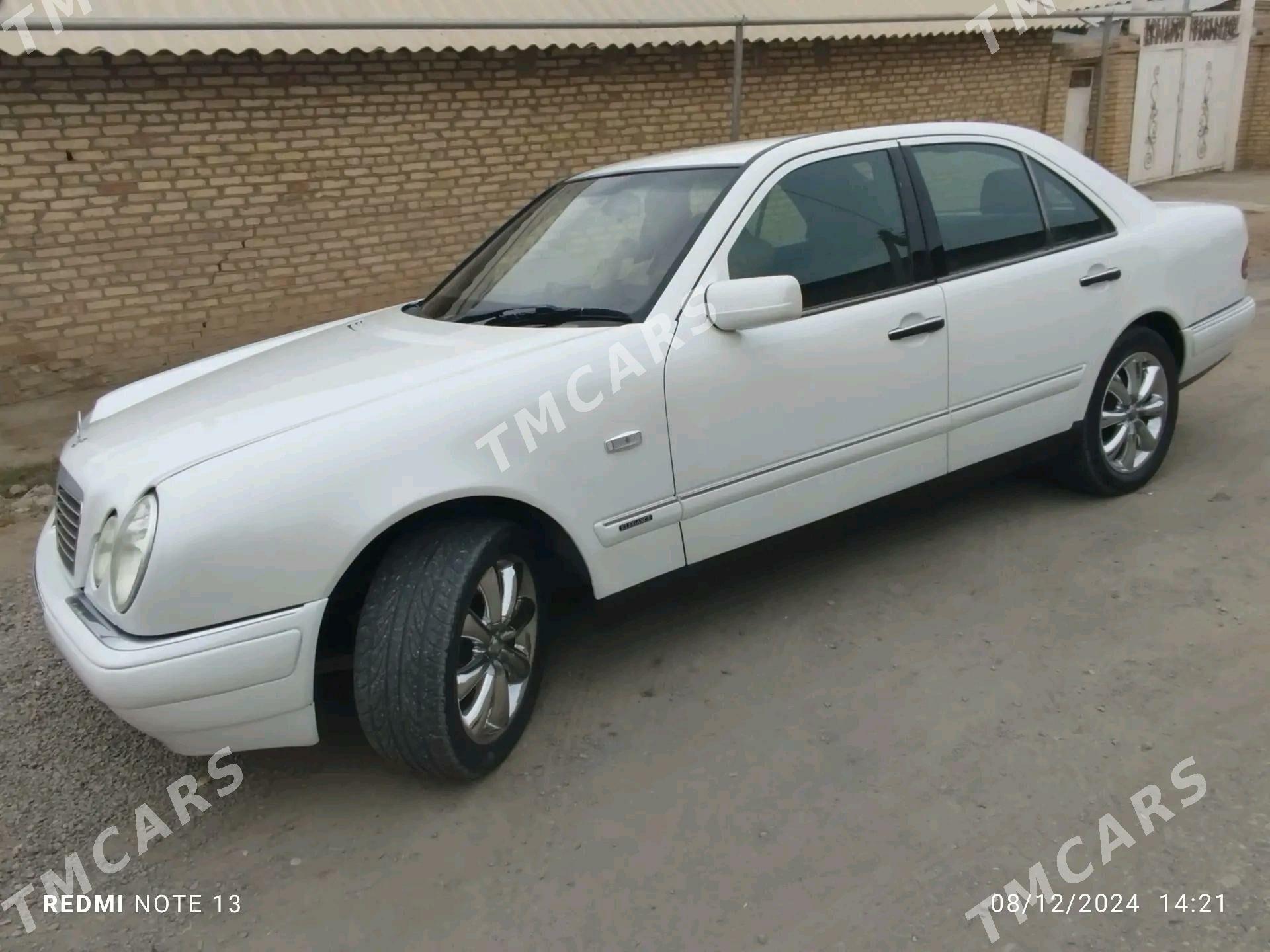 Mercedes-Benz E320 1998 - 60 000 TMT - Мары - img 10