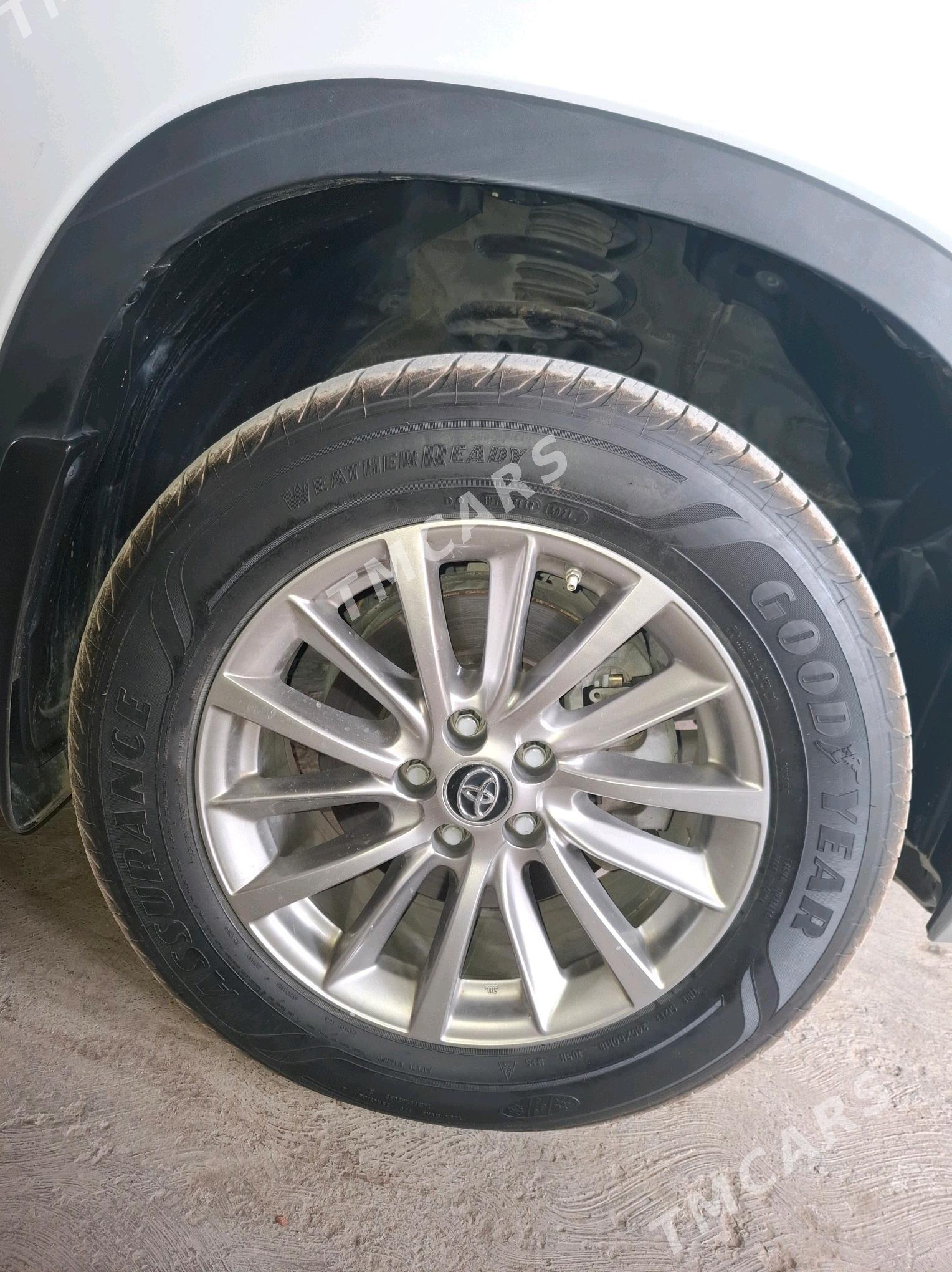 Toyota Highlander 2019 - 465 000 TMT - Ашхабад - img 2